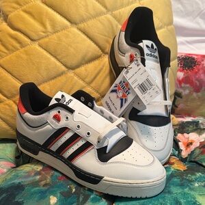 Adidas Retro Sneakers in White Black Red